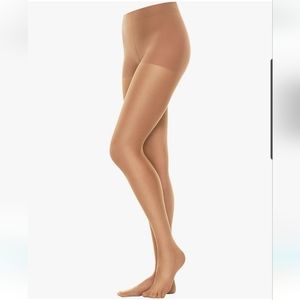 NWT 2 Hanes Perfect Nudes Pantyhose, Control Top, Ultra Sheer, Sheer Toe, 2 Pair